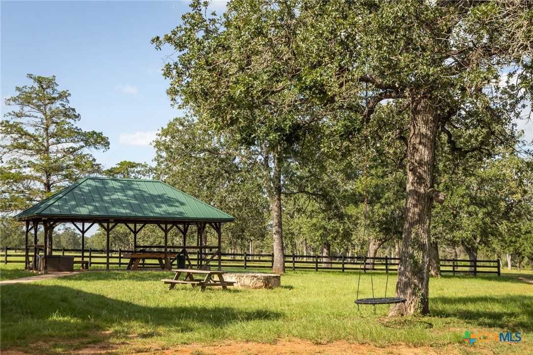 10488 Hwy 304 Property Photo 12