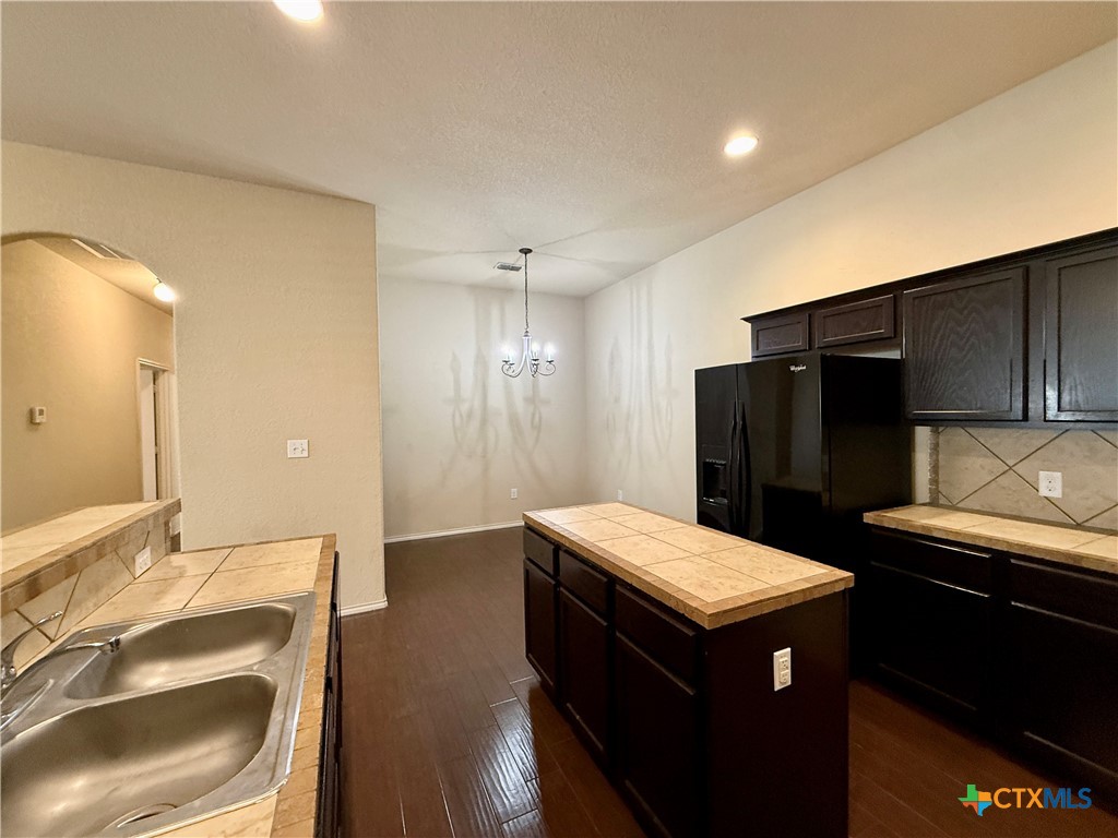 685 Creekside Circle Property Photo 6