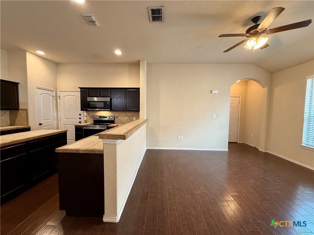 685 Creekside Circle Property Photo 10