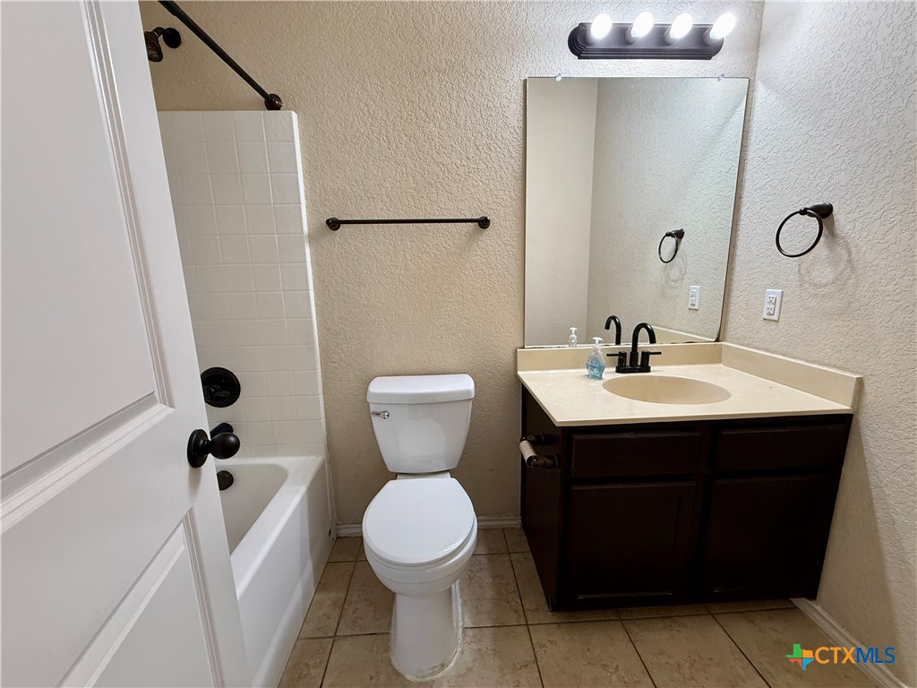 685 Creekside Circle Property Photo 12