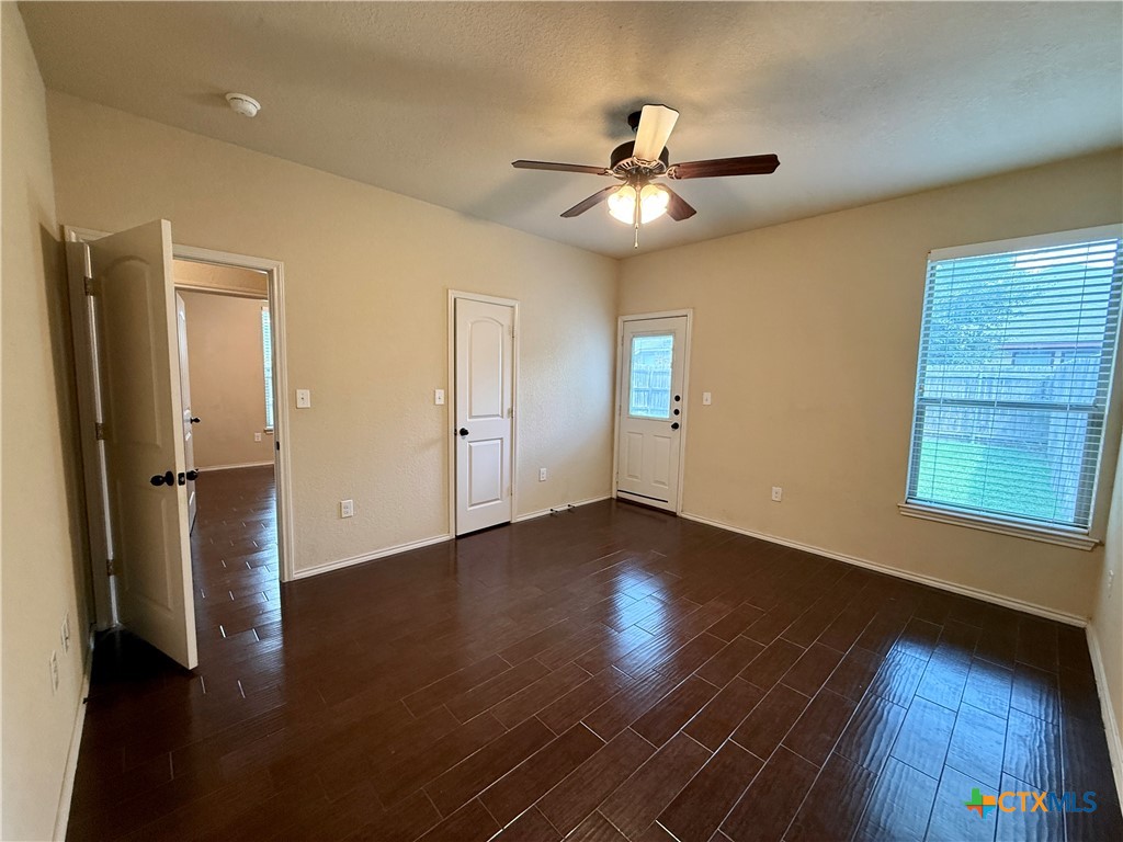685 Creekside Circle Property Photo 14