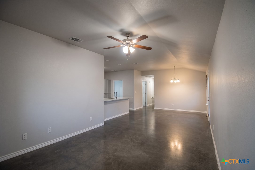 300 Lowes Boulevard B Property Photo 3