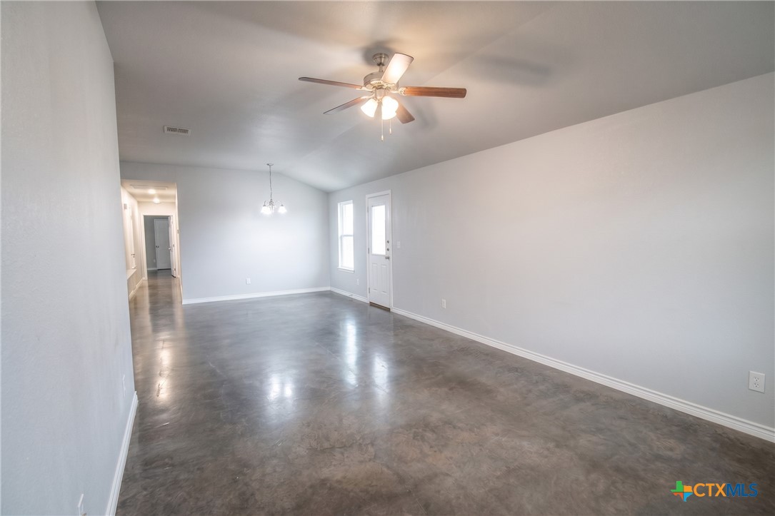 300 Lowes Boulevard B Property Photo 4