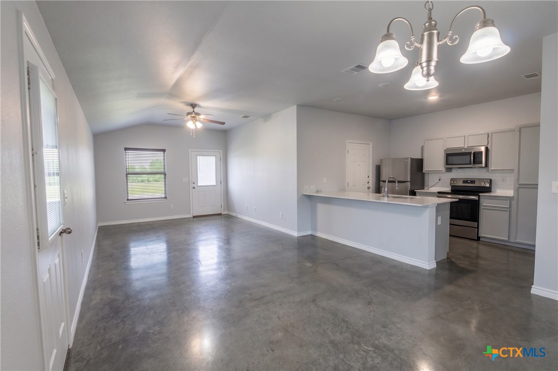 300 Lowes Boulevard B Property Photo 5