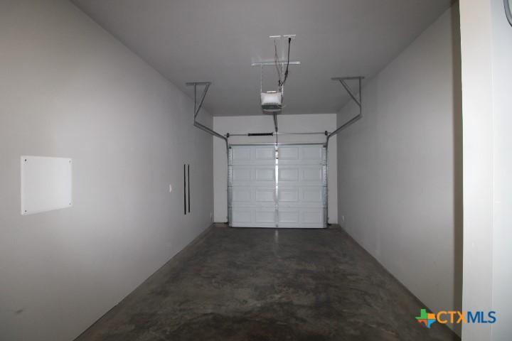 300 Lowes Boulevard B Property Photo 19