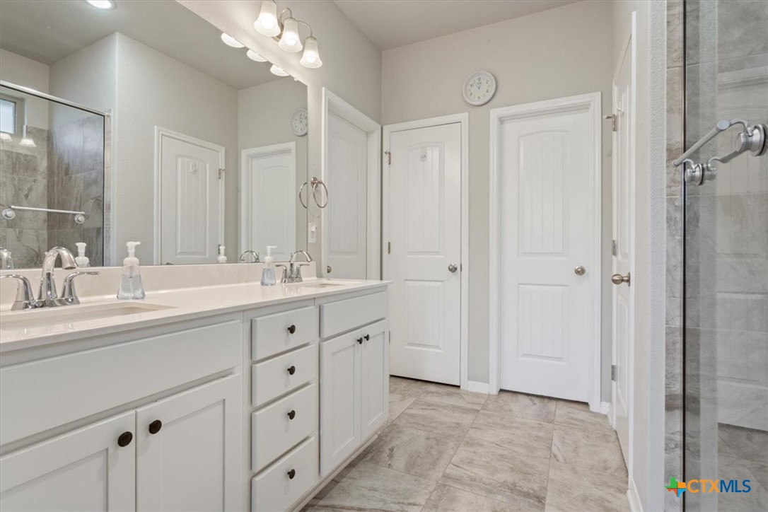 7511 Buffalo Grass Drive Property Photo 6