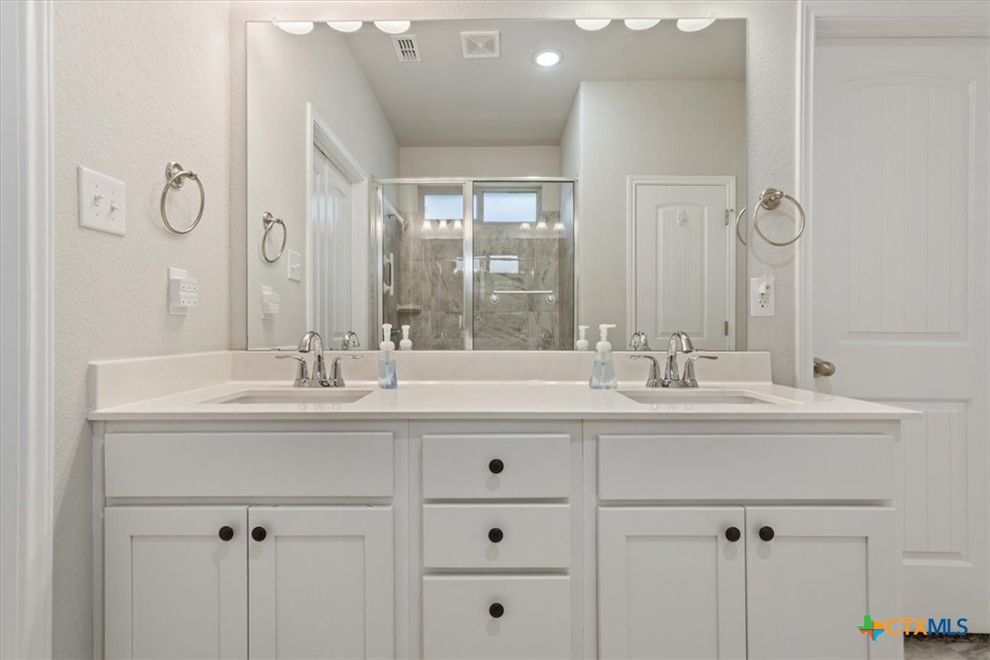 7511 Buffalo Grass Drive Property Photo 15