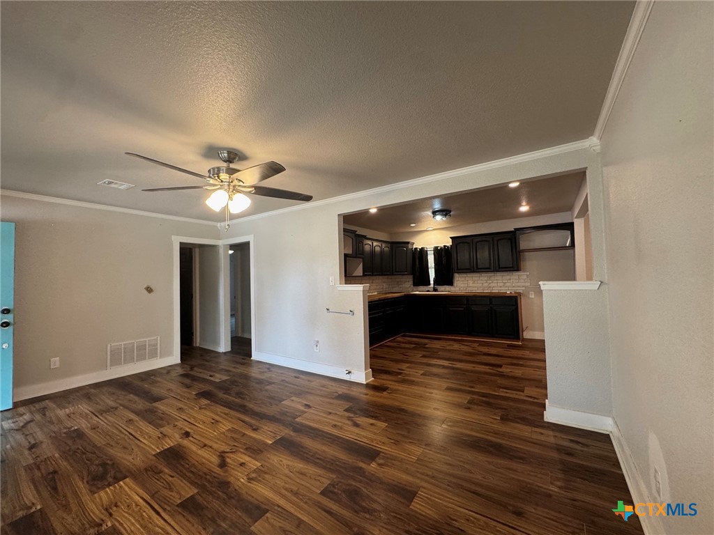 2402 Oak Drive Property Photo 5