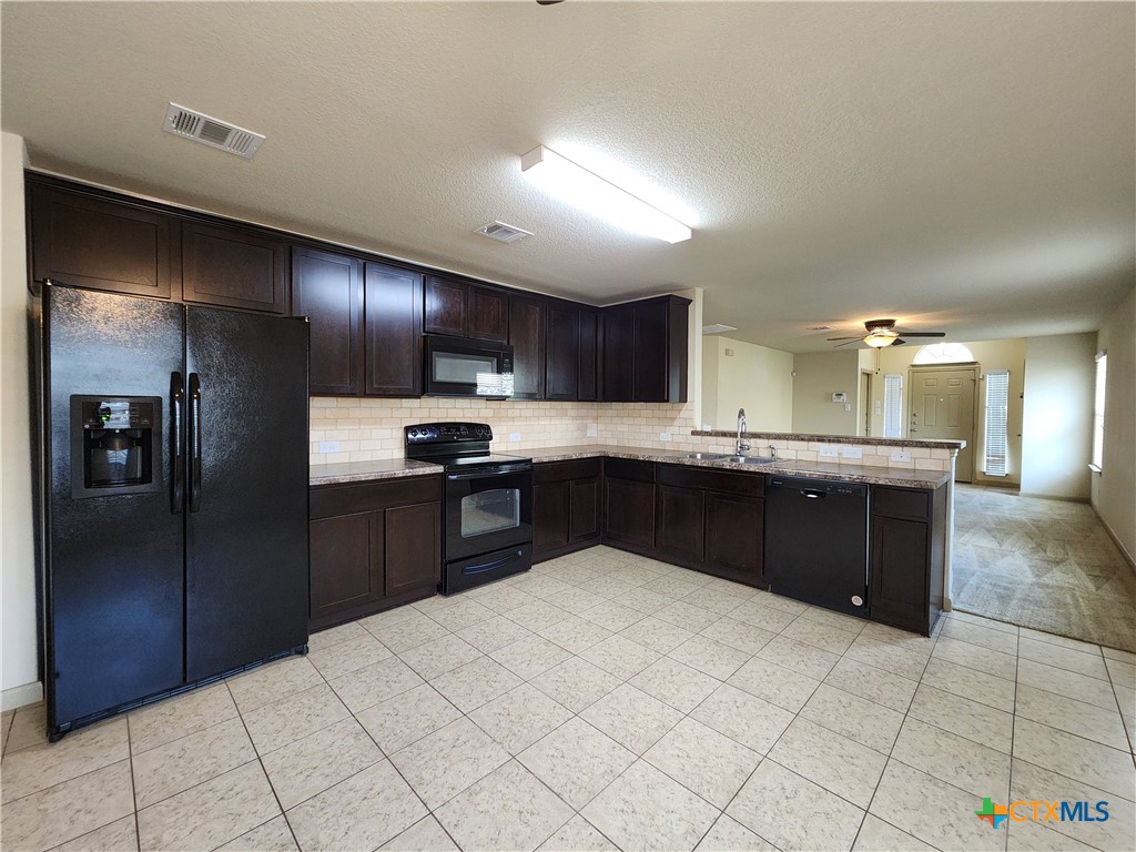 789 Great Oaks Drive Property Photo 7