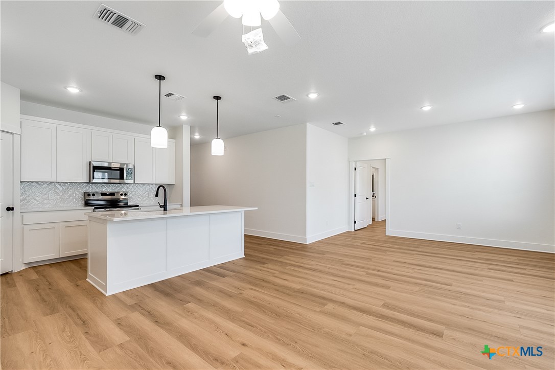 2025 Stillwell Street Property Photo 3