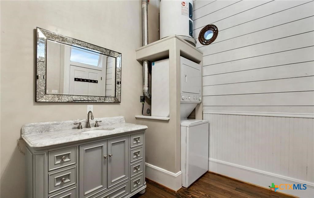 202 N Lbj Drive 209 Property Photo 5