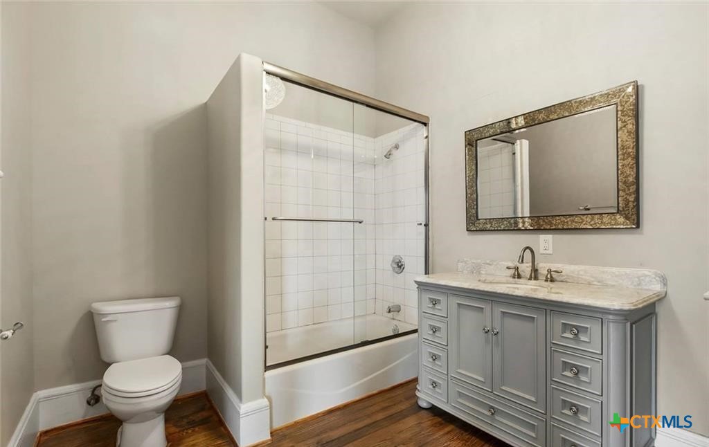 202 N Lbj Drive 209 Property Photo 6