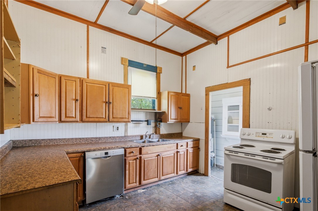 119 N West Street Property Photo 7