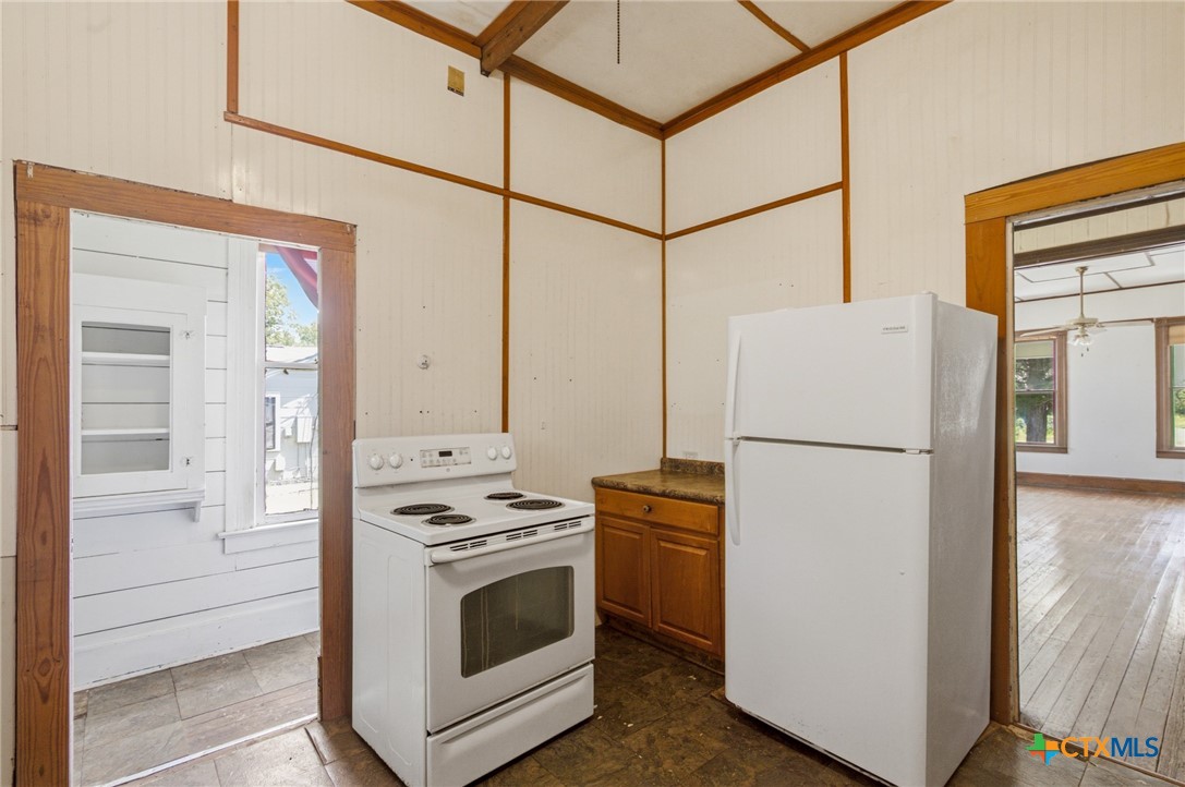 119 N West Street Property Photo 8