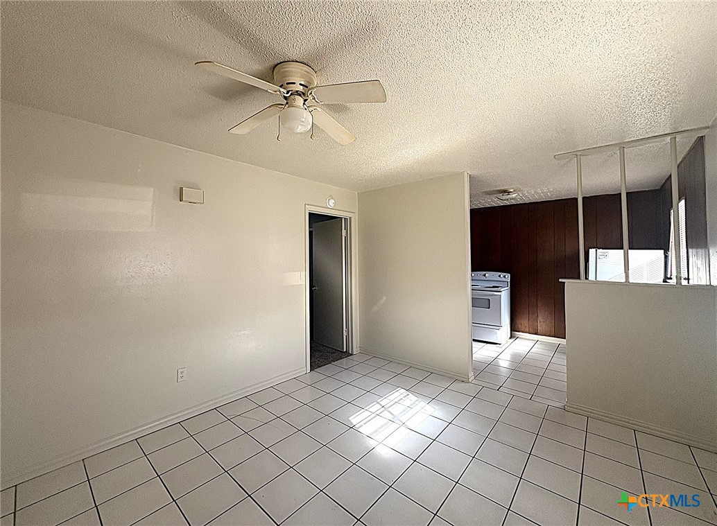 602 Sunset Lane B Property Photo 3