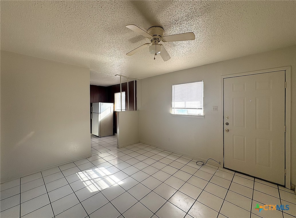 602 Sunset Lane B Property Photo 4