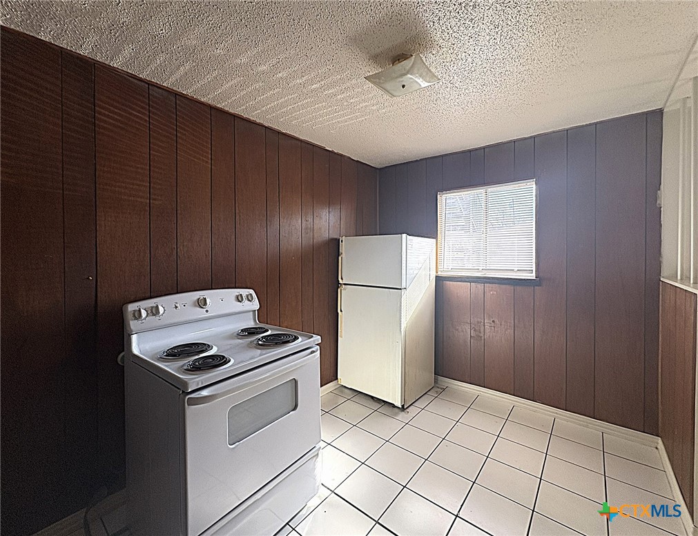 602 Sunset Lane B Property Photo 6