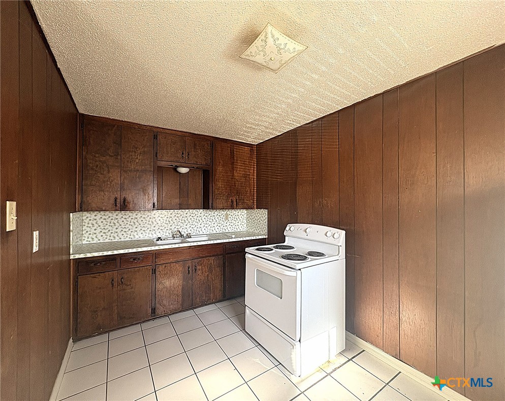602 Sunset Lane B Property Photo 7