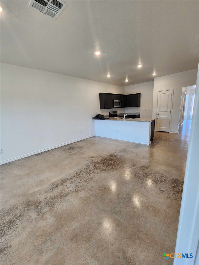 1305 Concord Drive A & B Property Photo 6