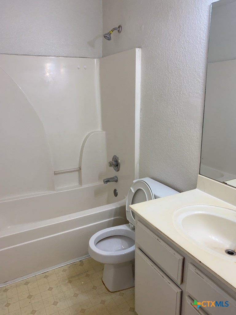 3201 Hereford Lane C Property Photo 7