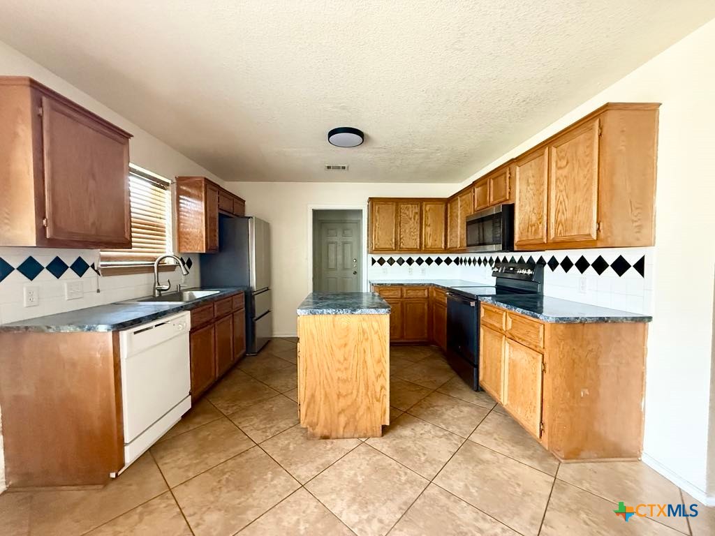 4006 Frigate Drive Property Photo 9