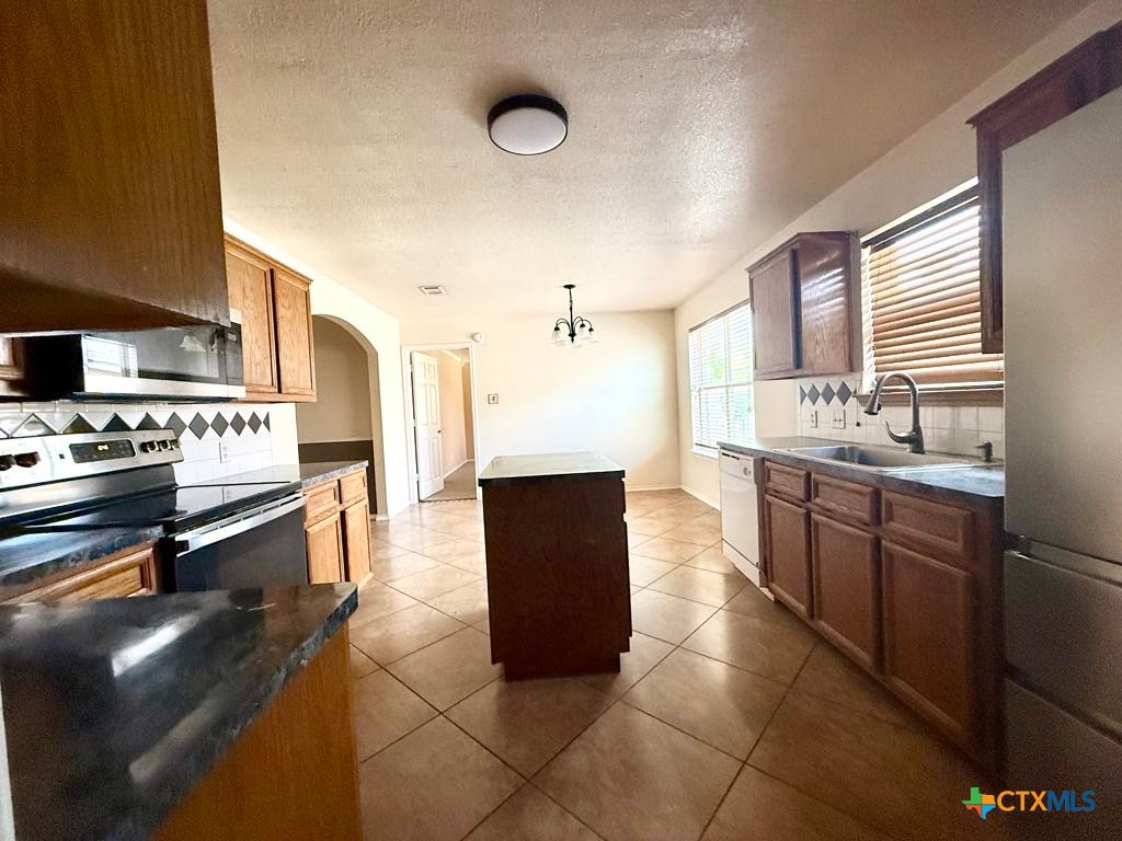 4006 Frigate Drive Property Photo 12