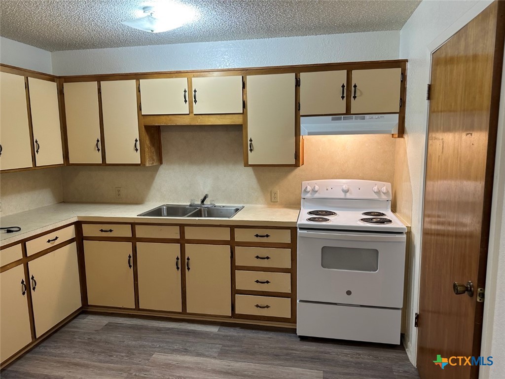 205 W Washington Avenue A Property Photo 4