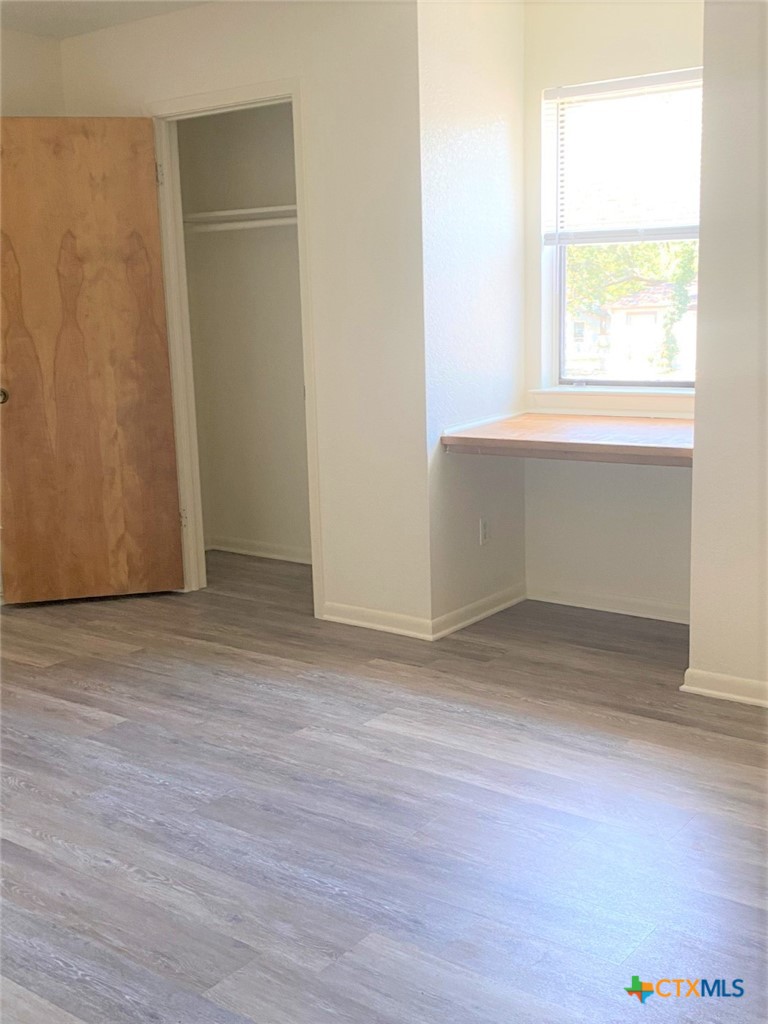 205 W Washington Avenue A Property Photo 5