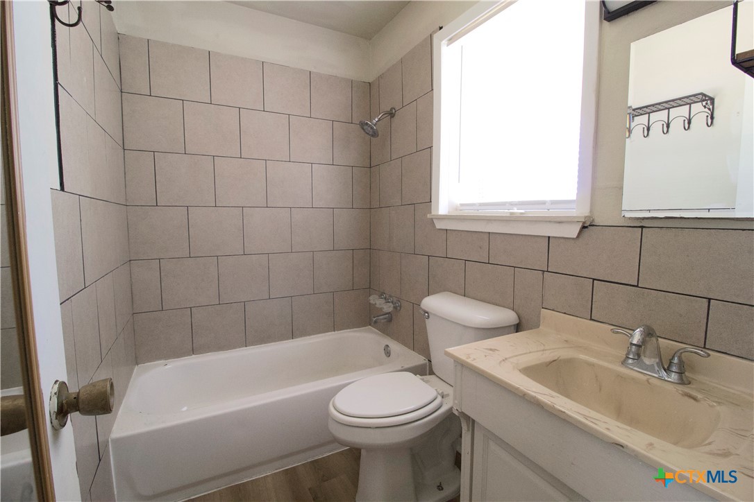 802 E Irvin Avenue Property Photo 13