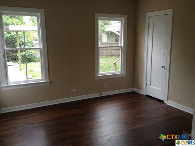 222 S Hickory Avenue Property Photo 3