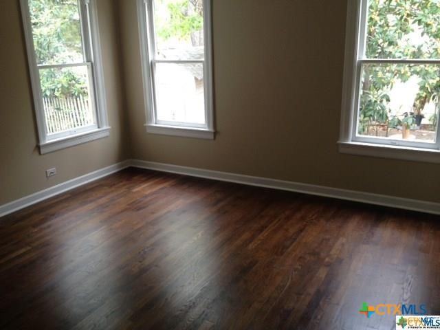 222 S Hickory Avenue Property Photo 4