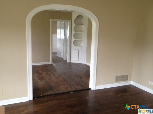 222 S Hickory Avenue Property Photo 5