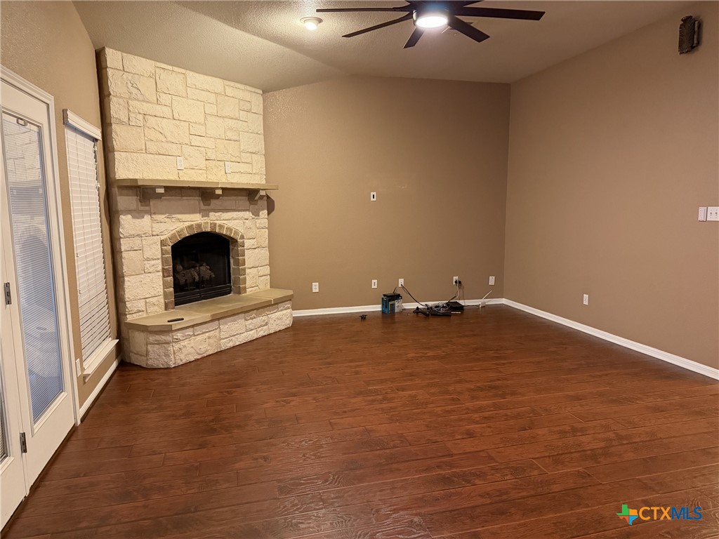 621 S Roy Reynolds Drive Property Photo 3