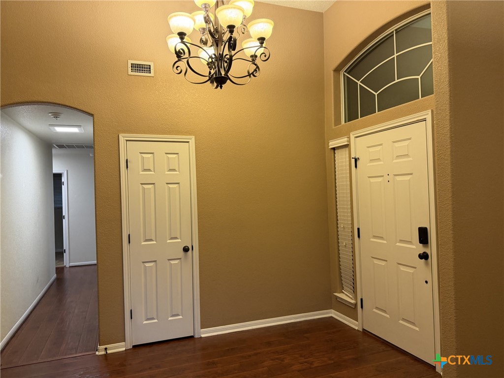 621 S Roy Reynolds Drive Property Photo 6