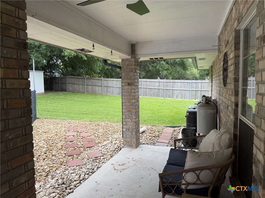 621 S Roy Reynolds Drive Property Photo 8
