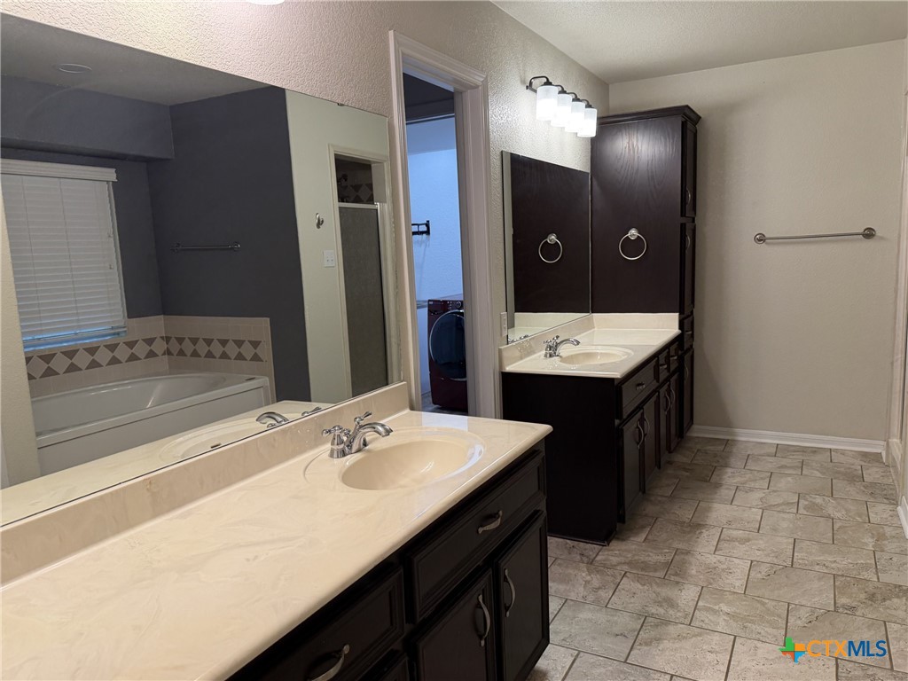 621 S Roy Reynolds Drive Property Photo 20