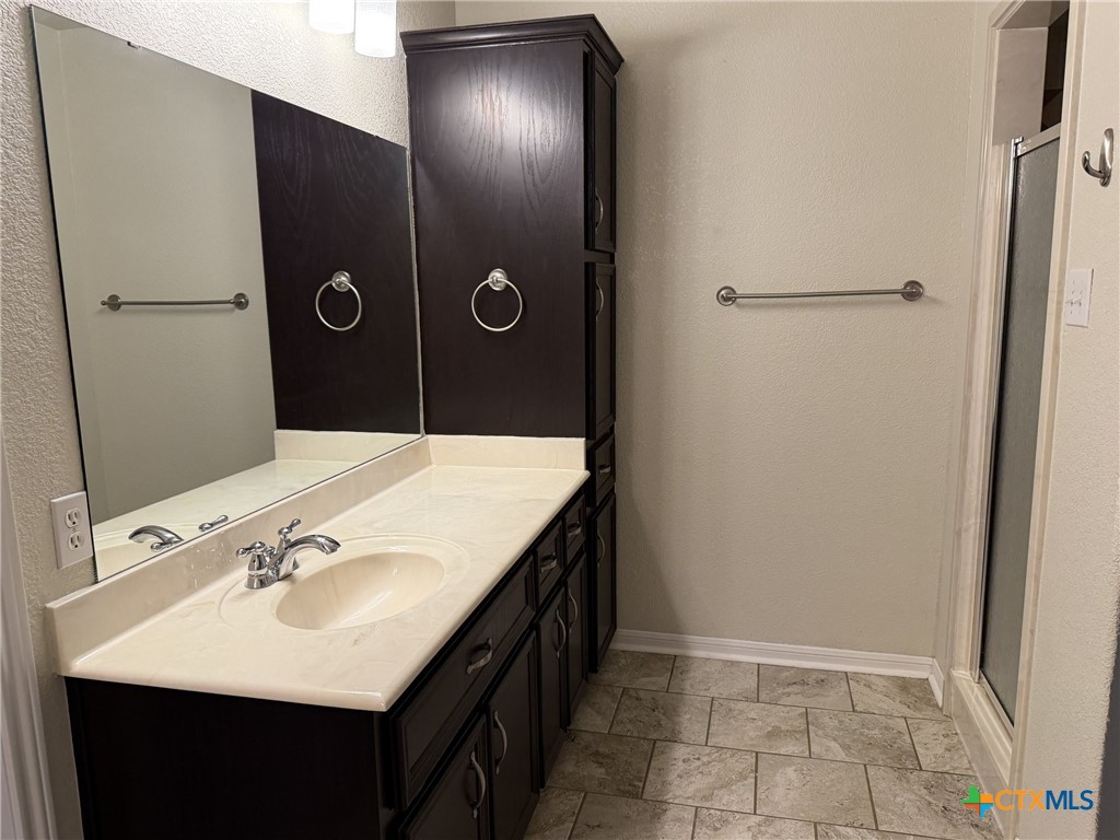 621 S Roy Reynolds Drive Property Photo 21