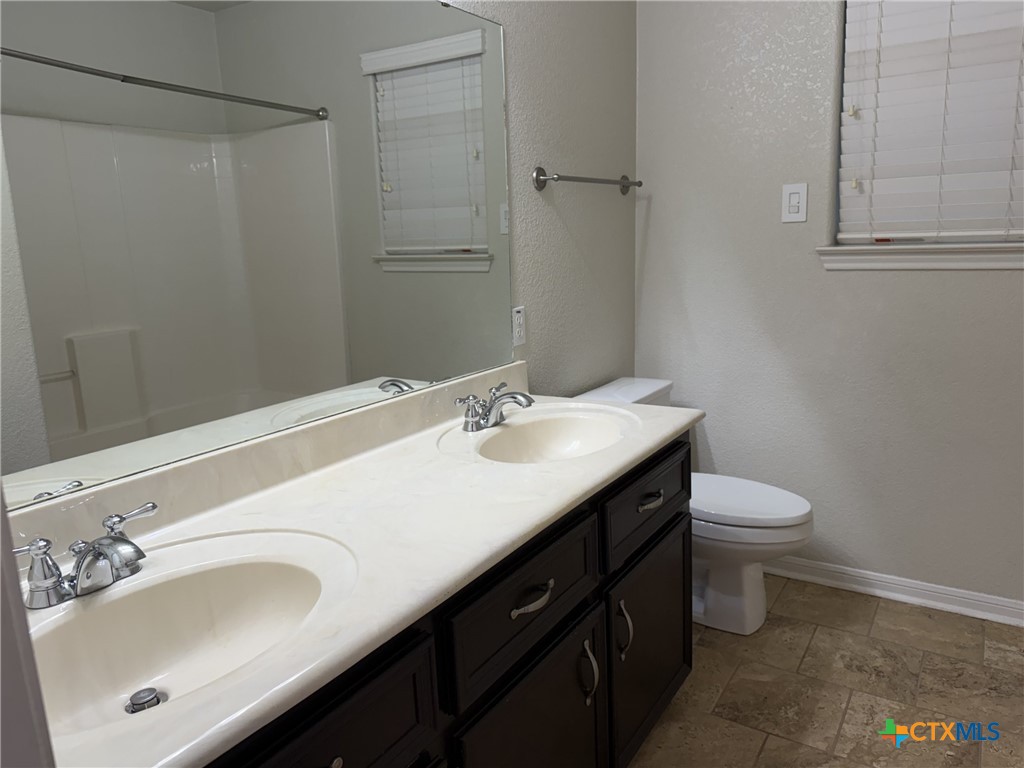621 S Roy Reynolds Drive Property Photo 27