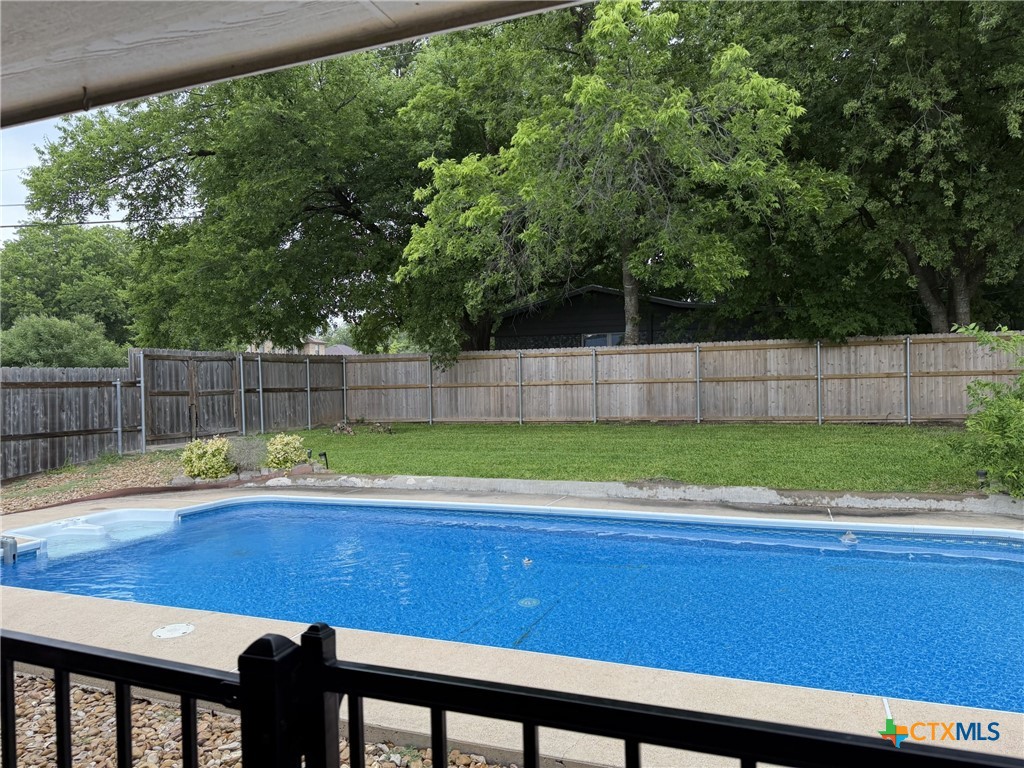 621 S Roy Reynolds Drive Property Photo 29
