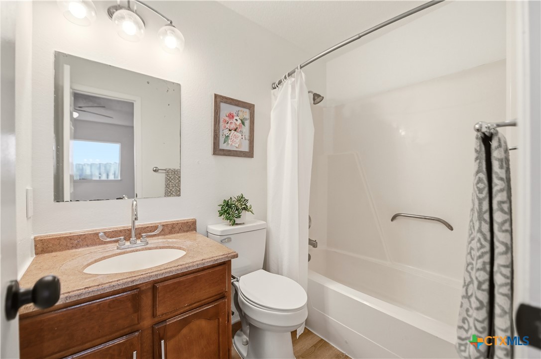 7702 Pipers Swan Street Property Photo 17