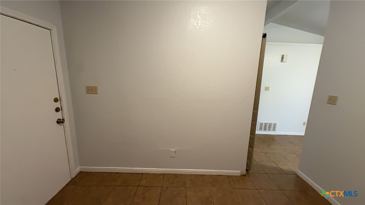10411 Trimmier Road B Property Photo 4