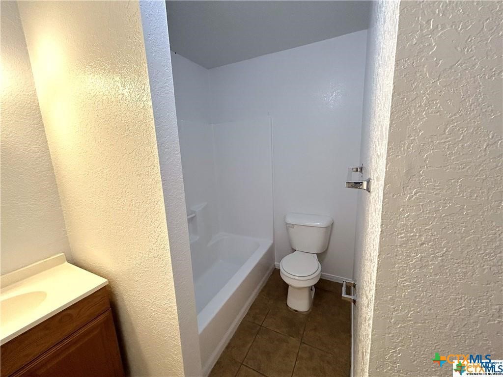 10411 Trimmier Road B Property Photo 7