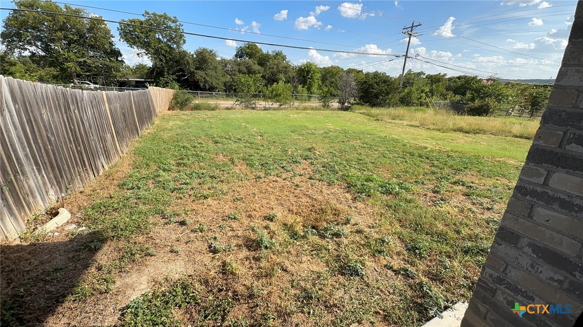10411 Trimmier Road B Property Photo 8