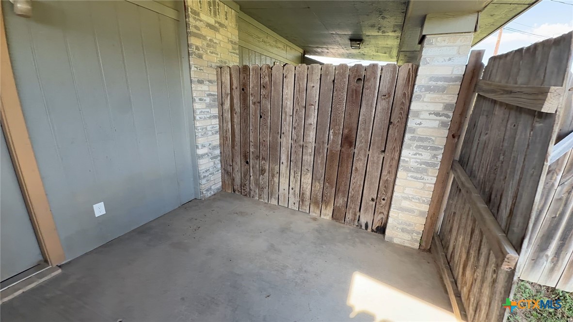 10411 Trimmier Road B Property Photo 10
