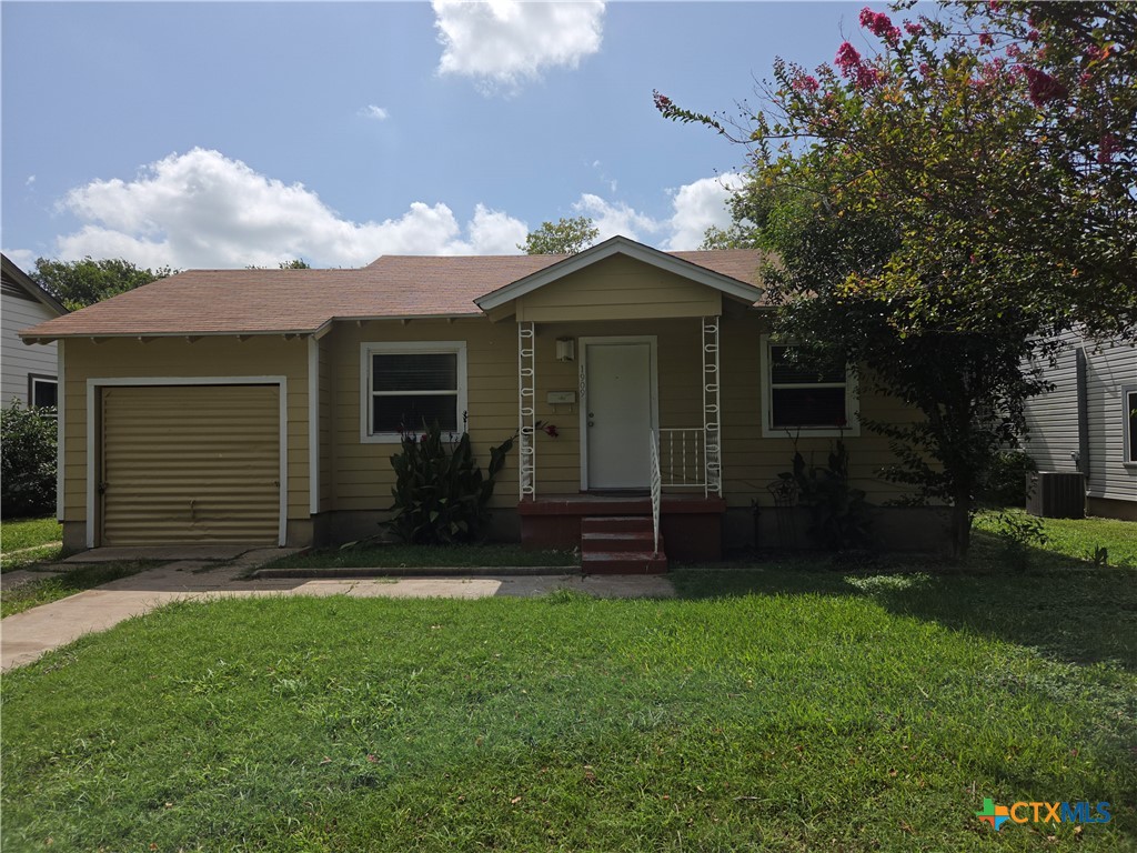 1909 S 15th Street Property Photo 1