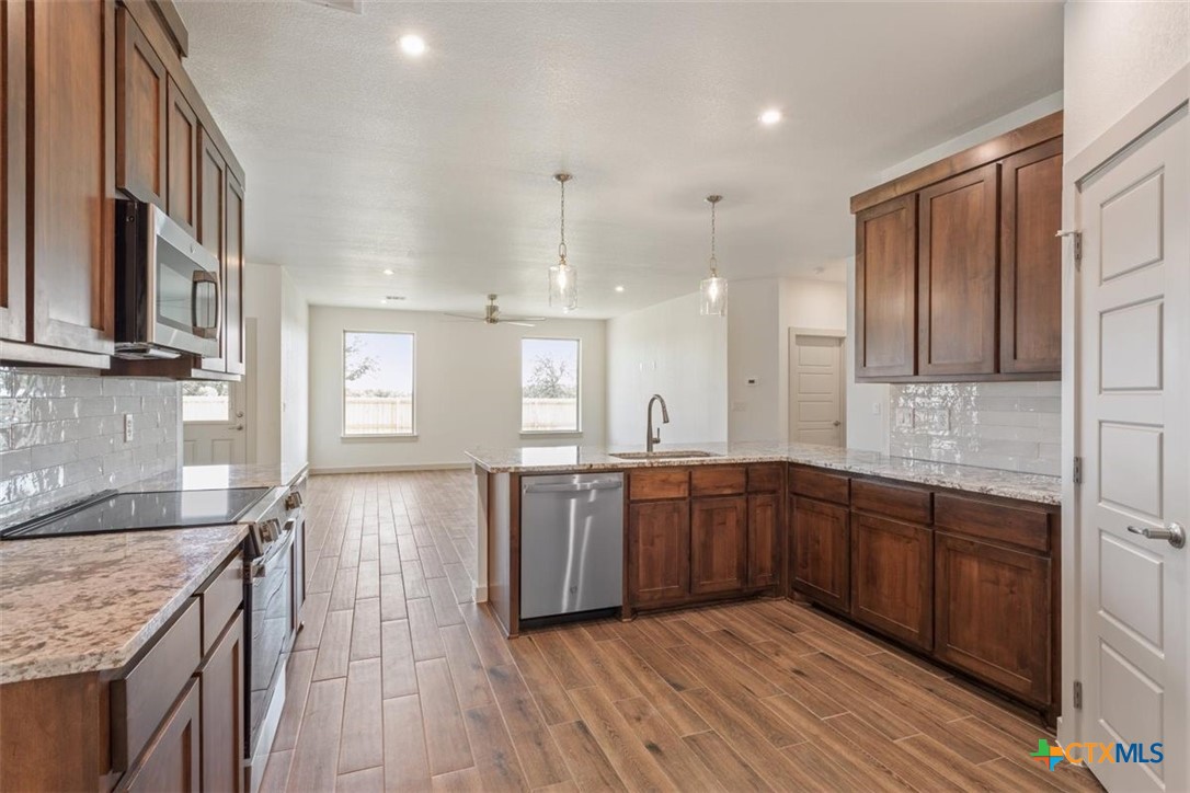2551 Tin Barn Bluff Property Photo 4