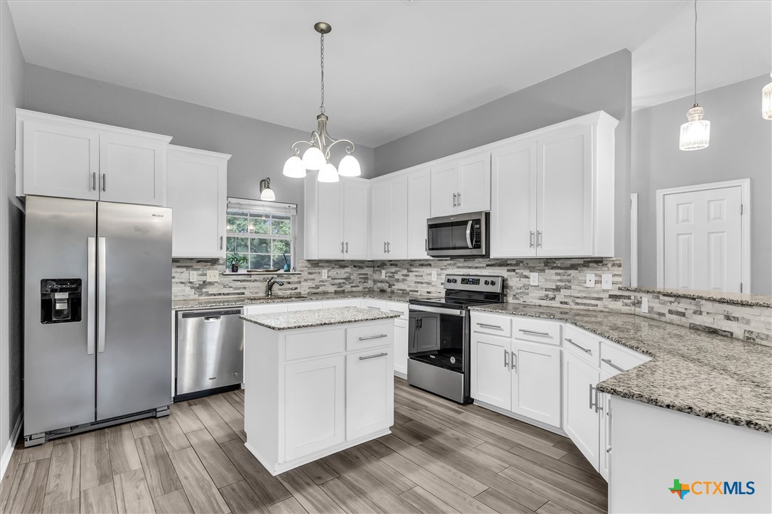 7 Market Loop Property Photo 3