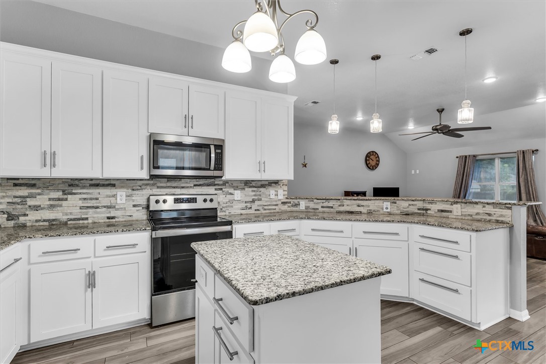 7 Market Loop Property Photo 4