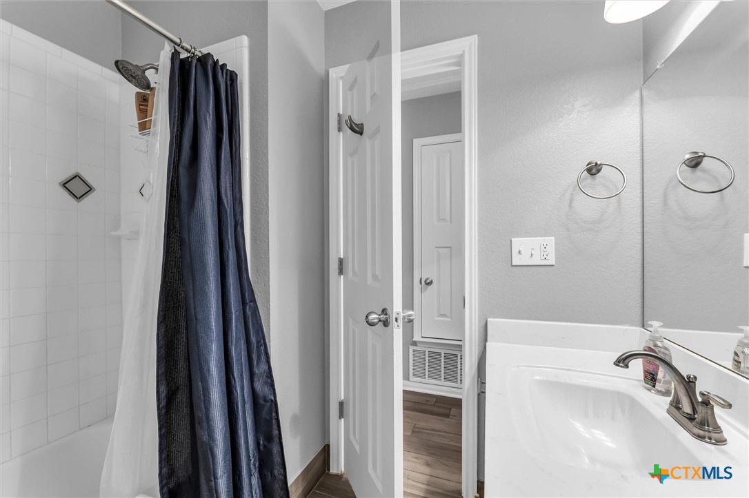 7 Market Loop Property Photo 17