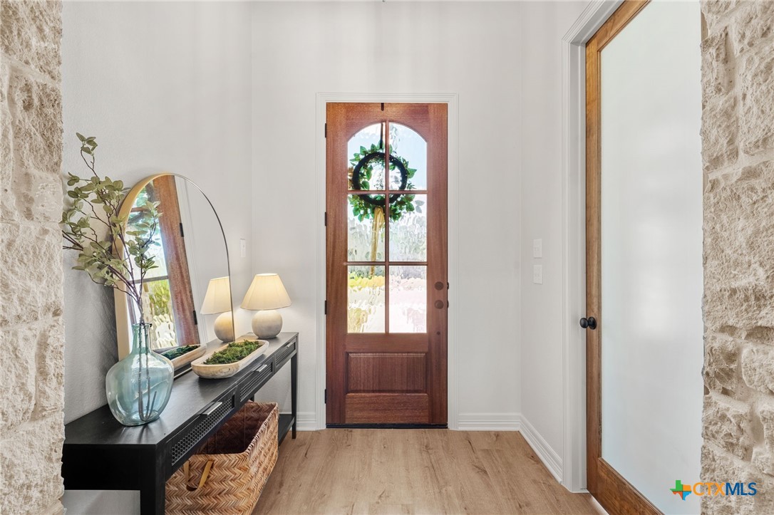 1112 Fairfax Drive Property Photo 4